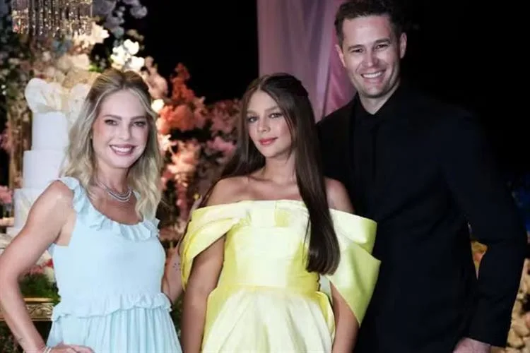 Neta de Leonardo, Maria Sophia reúne famosos em festa de 15 anos em São Paulo