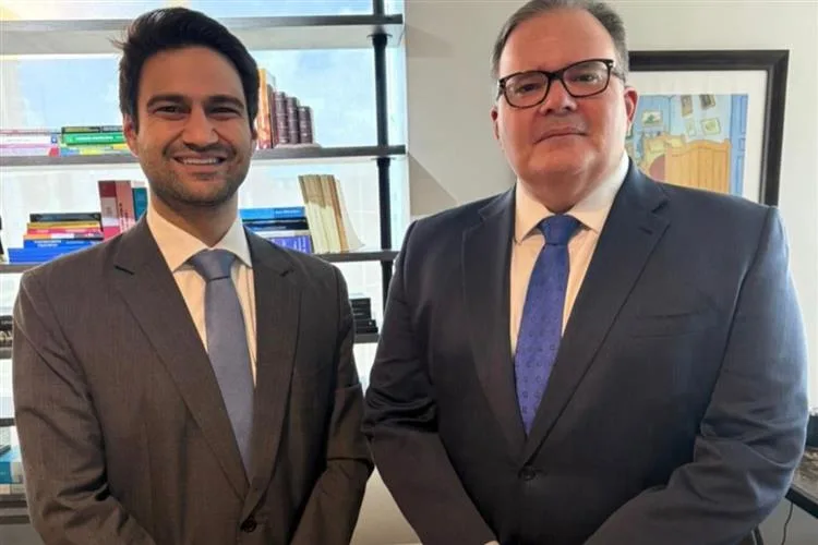Rogério Feitosa Carvalho Mota é agraciado com Medalha Mérito Jurídico