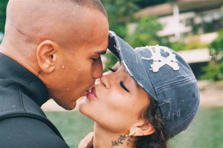 Mel Maia celebra 22 anos e ganha declaração do namorado: "Perfeita"