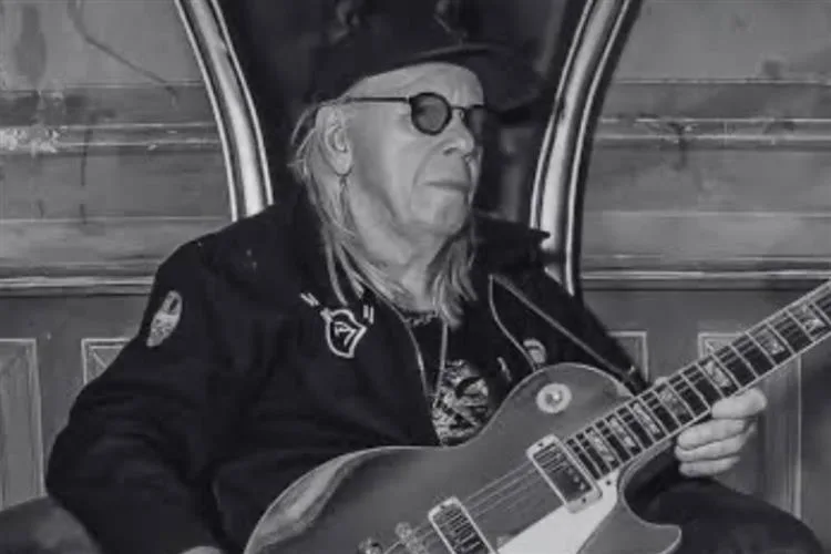 Guitarrista Luiz Carlini morre aos 73 anos