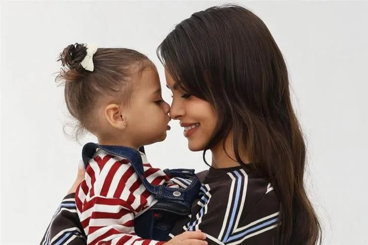 Amanda Kimberlly e a pequena Helena encantam em registro cheio de amor e conexão