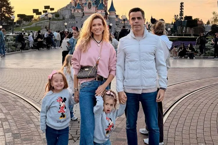 Fernanda e Tasso Pacheco vivem dias especiais com a família em Paris