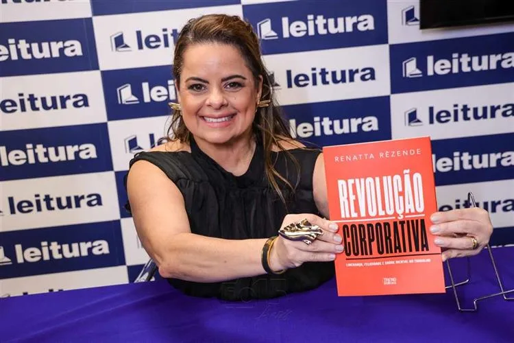 Renatta Rezende lança livro “Revolução Corporativa” em noite que realçou saúde mental