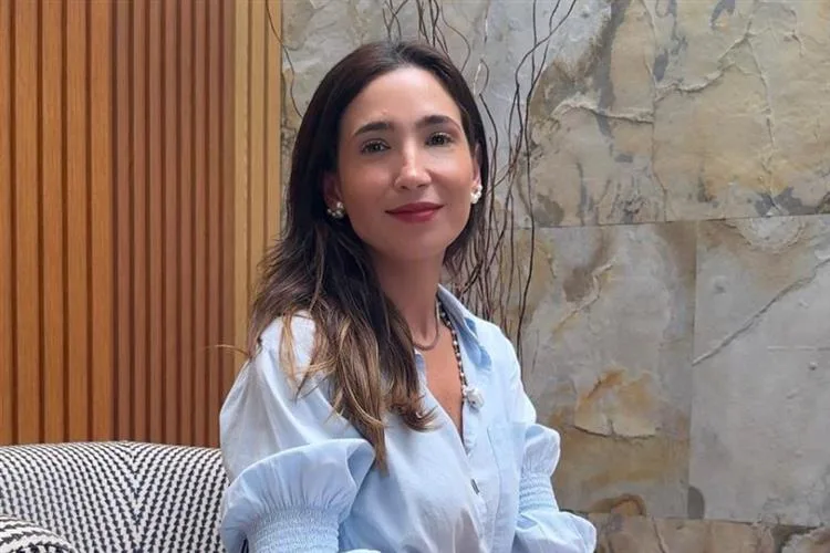 Renata Marinho promove talk "Histórias no papel" na La Vinci e apresenta collab com Mavi