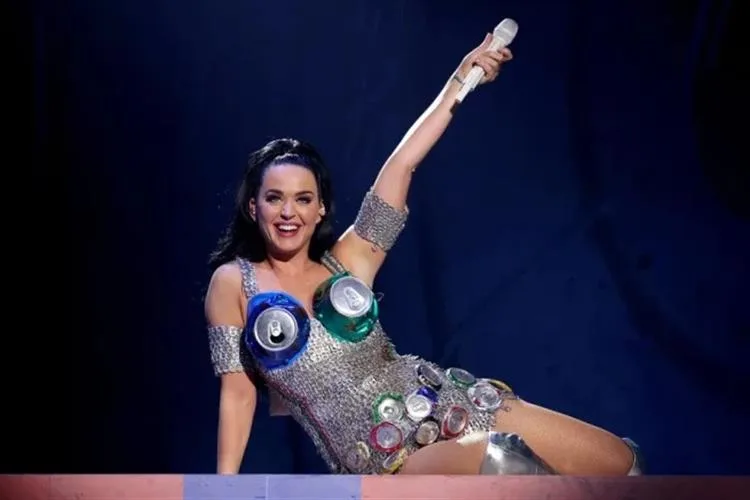 Katy Perry em Copacabana? Post da Prefeitura do Rio aumenta rumores sobre o “Todo Mundo no Rio 2027”