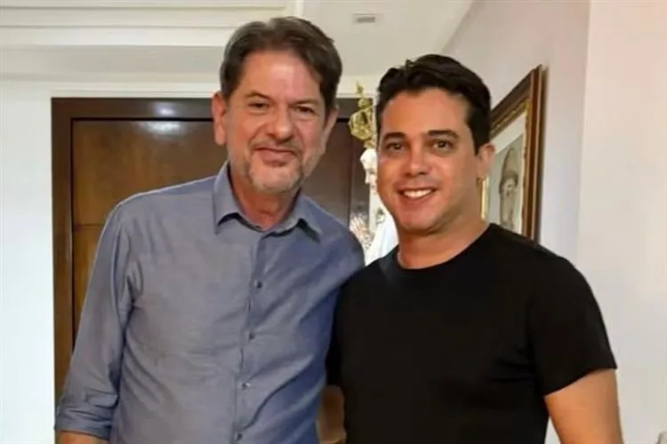 Cid Gomes destaca capacidade de liderança de Júnior Mano