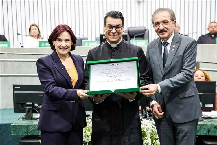 Padre Chrystian Shankar recebe Título de Cidadão Cearense