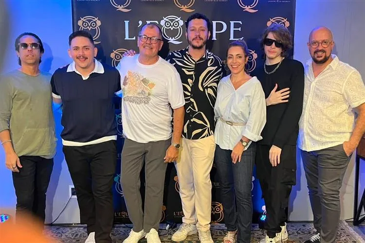 Gilvan Magno apresenta agência L'Équipe para convidados em evento exclusivo