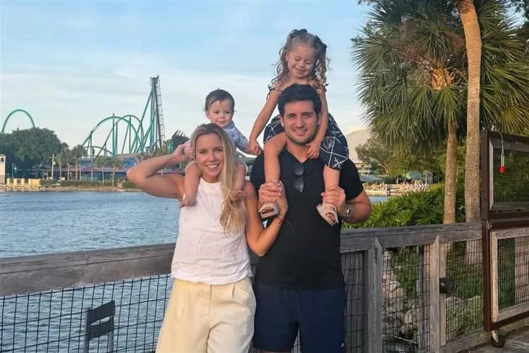 Fernanda Levy e Omar Macêdo vivem momentos especiais em family trip por Orlando