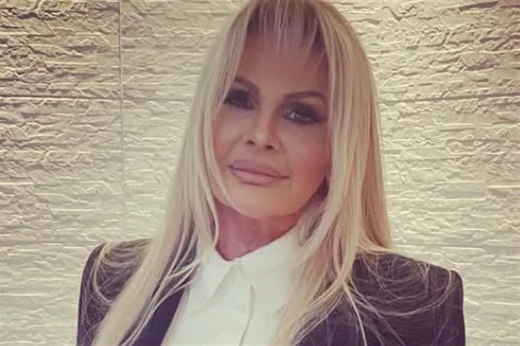 Monique Evans retribui gentileza e gratidão de Taís Araújo