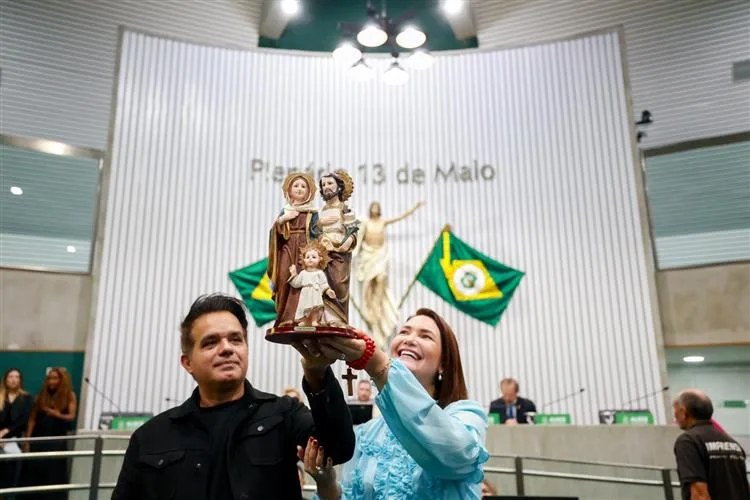 Assembleia Legislativa do Ceará realizou sessão solene em homenagem à família