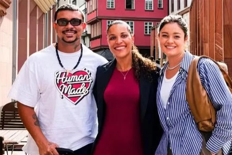Sophie Charlotte e Xamã reatam namoro e viajam juntos pela Europa