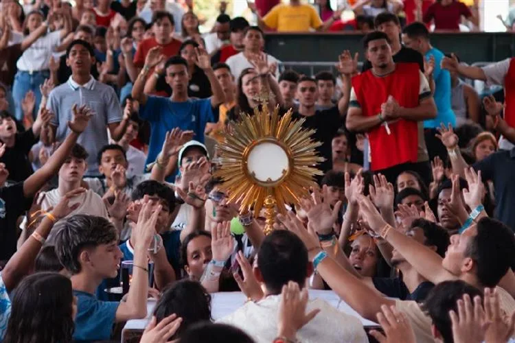 Acamps 2026 reúne juventude em Fortaleza com fé, lazer e shows.