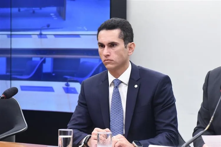 Domingos Neto é eleito presidente da Comissão Mista de Orçamento