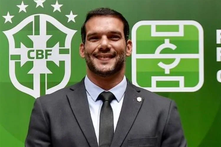 Presidente da CBF, Samir Xaud se recolhe após vazamento de casos com amante nos EUA