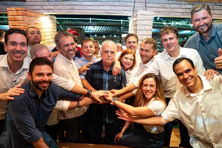 Elmano de Freitas, Camilo Santana e ministro Gustavo Feliciano visitam o São João de Maracanaú