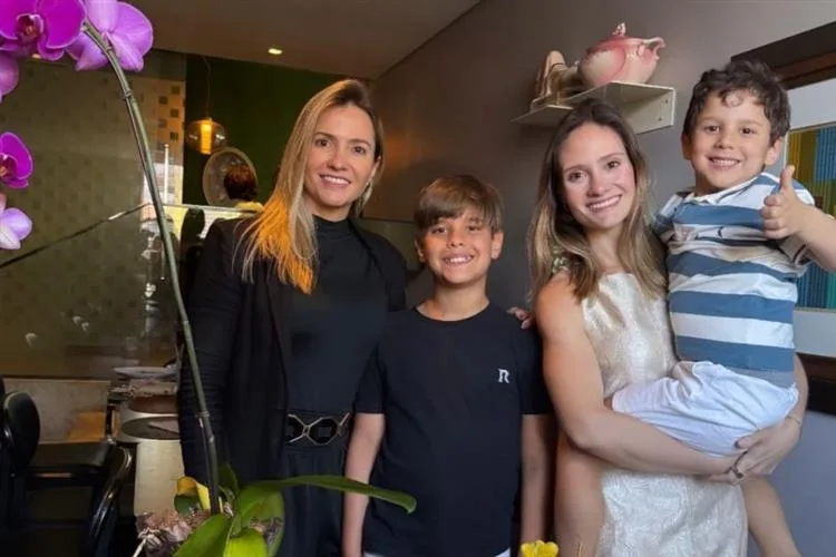 Letícia Teixeira recebe os parabéns por sua nova idade