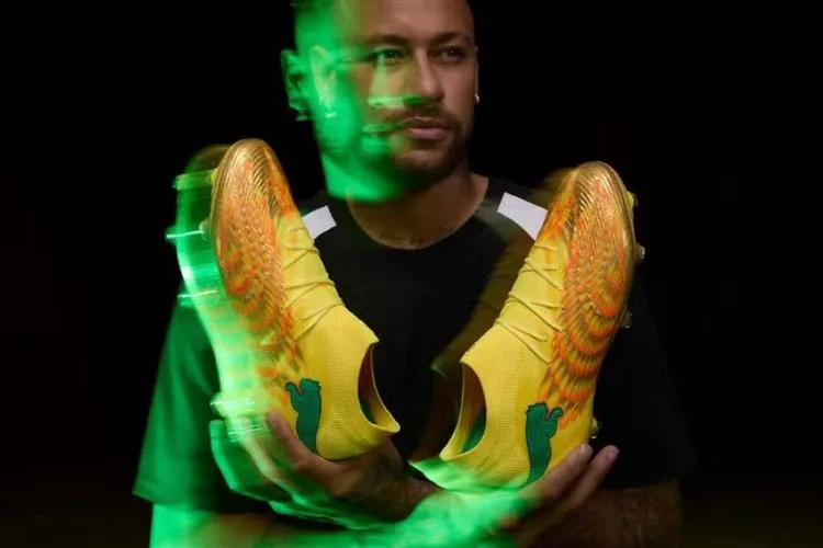 Neymar ganha chuteira exclusiva para marcar retorno à Seleção Brasileira na Copa