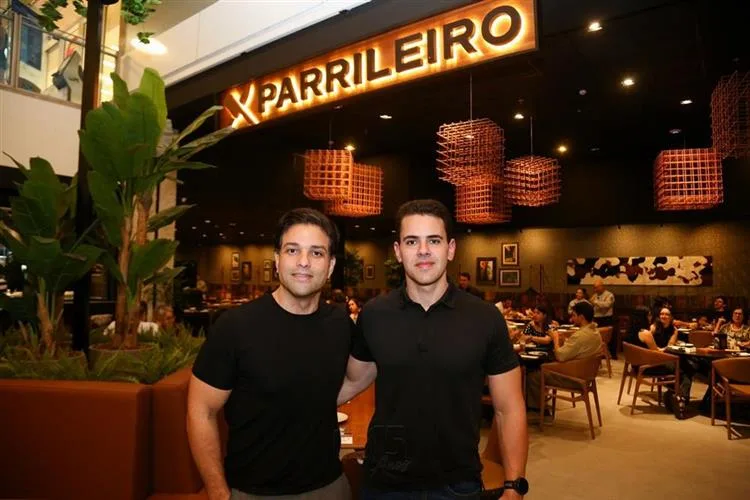Parrileiro desembarca no RioMar Fortaleza em noite festiva
