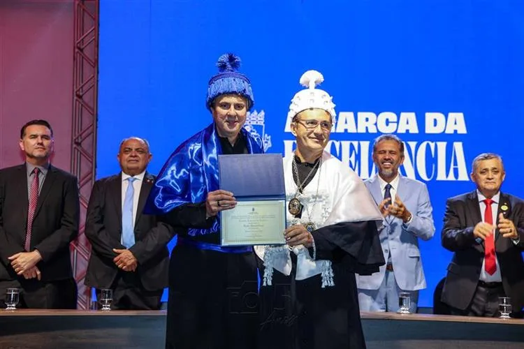 Camilo Santana recebe título de Doutor Honoris Causa