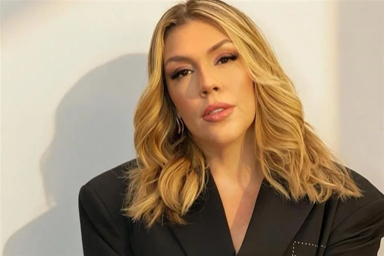Simony relembra batalha contra o câncer e revela que vendeu bens para custear o tratamento