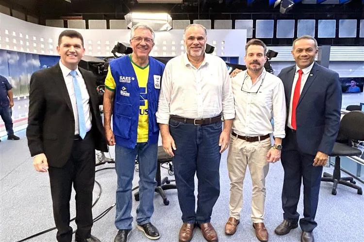 Alexandre Padilha, ministro da Saúde, destaca investimentos no Ceará em entrevista à TV Cidade