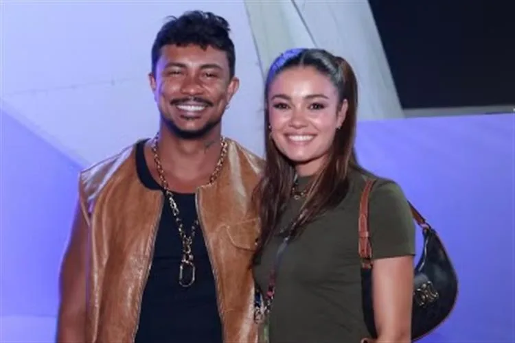 Sophie Charlote ganha declaração de amor de Xamã