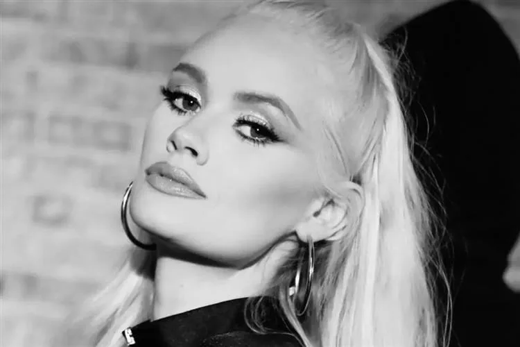 Morre Lauren Bennett, voz marcante do sucesso "Party Rock Anthem", aos 37 anos