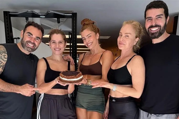 Ingrid Guimarães e Grazi Massafera celebram aniversários em treino com a Angélica