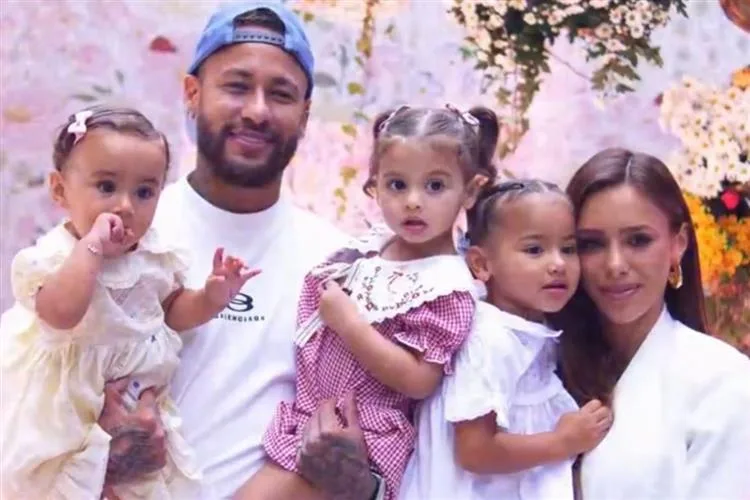 Bruna Biancardi e Neymar realizam festa dupla para comemorar os aniversários de Mel e Helena
