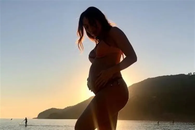 Sabrina Sato exibe barrigão da segunda gravidez