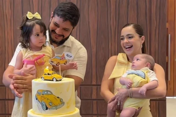 Luiza Gazzineo e Felipe Cabral celebram os 3 meses do pequeno Theo com festa intimista