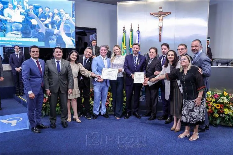 Tainah Marinho e Romeu Aldigueri são agraciados pela Câmara Municipal de Fortaleza
