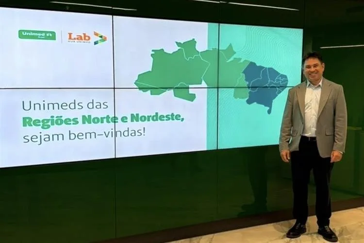 Dr. Flávio Ibiapina representa a Unimed Fortaleza no 'Café com a Brasil' em São Paulo