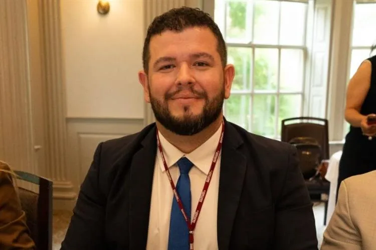 Da periferia às cadeiras de Harvard: a inspiradora trajetória do advogado Oswaldo Cardoso