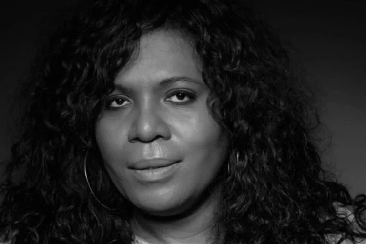 URGENTE: Atriz brasileira Clodd Dias morre aos 49 anos