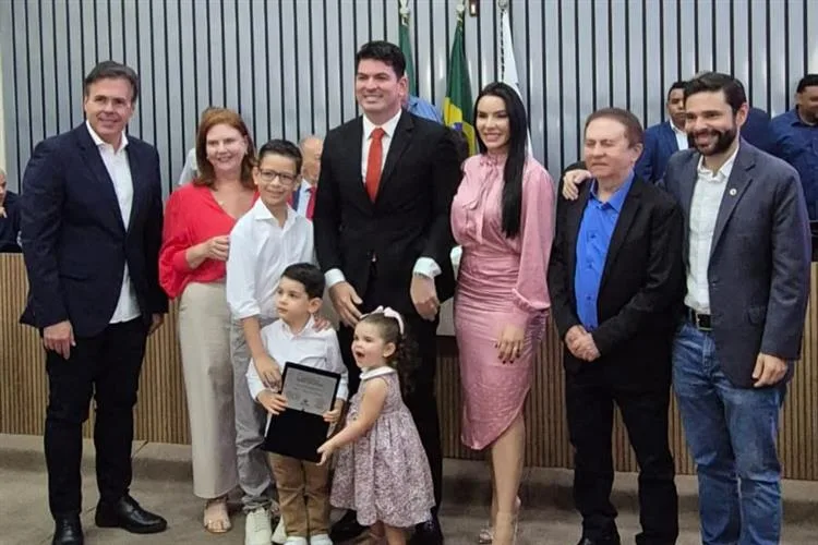 Fernanda Pessoa participa de Sessão Solene de Entrega do Título de Cidadão Maracanauense