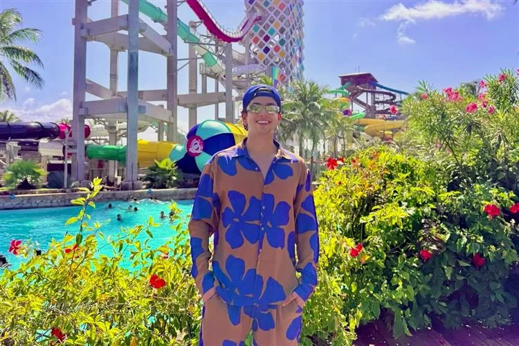 Léo Foguete curte dia de diversão no Beach Park