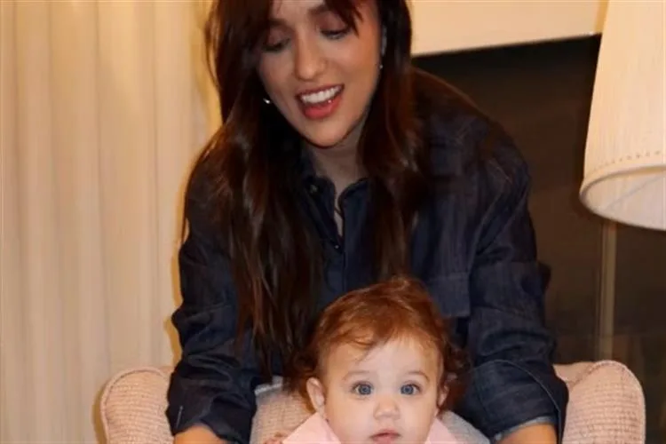 Rafa Kalimann em momento de fofura com a filha, Zuza