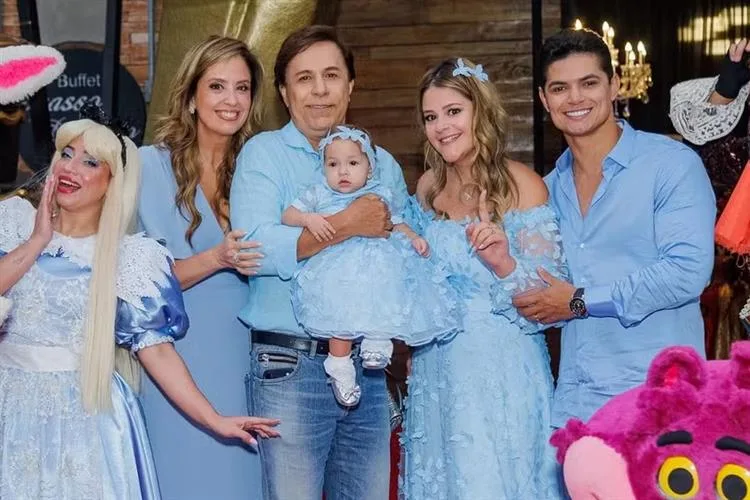 Tom Cavalcante reúne famosos em megafesta de aniversário de 1 ano da neta