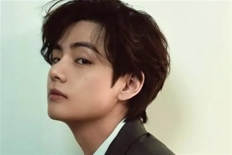 URGENTE: V, do BTS, revela perda de audição