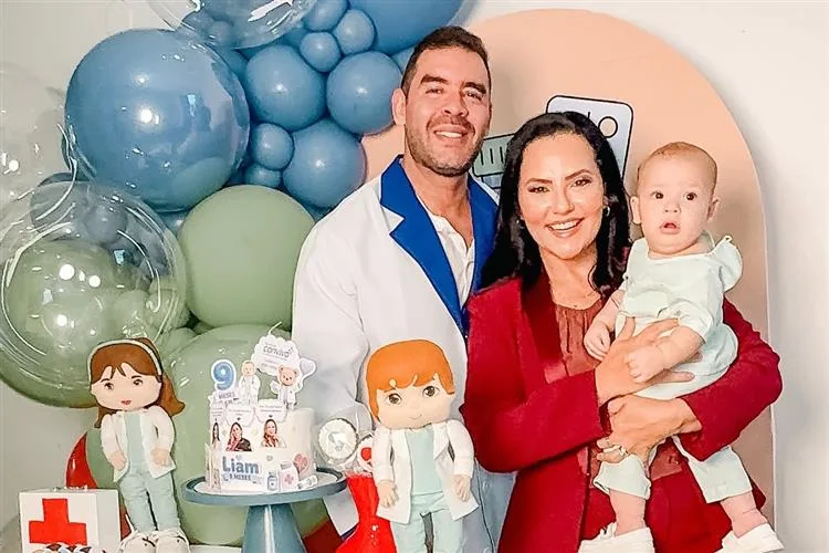 Luciana Ribeiro e Thiago Camelo celebram os nove meses do filho Liam