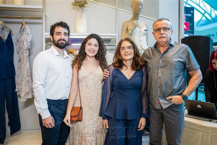 Moda Colmeia reinaugura loja de varejo no shopping Iguatemi Bosque