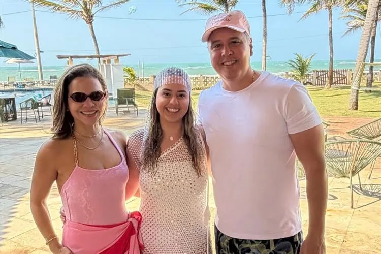 Maria Eduarda celebra despedida de solteira em Flecheiras