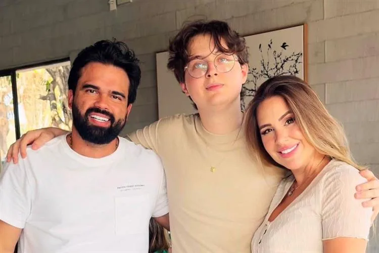 Patricia Leitte comemora os 20 anos do filho David