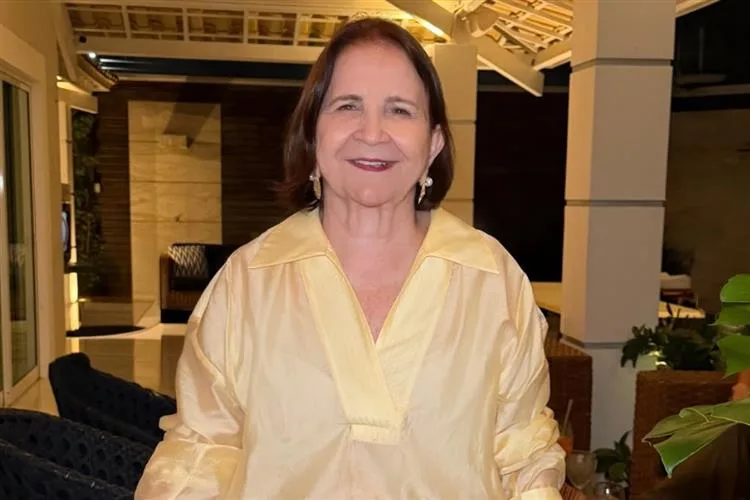 Lenita Negrão celebra nova idade cercada de carinho