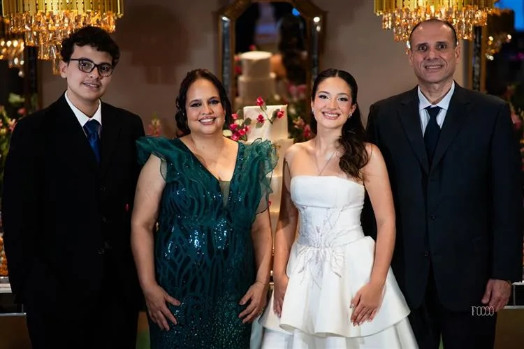 Adriana e Ricardo Fortes celebram os 15 anos de sua filha Isadora Fortes