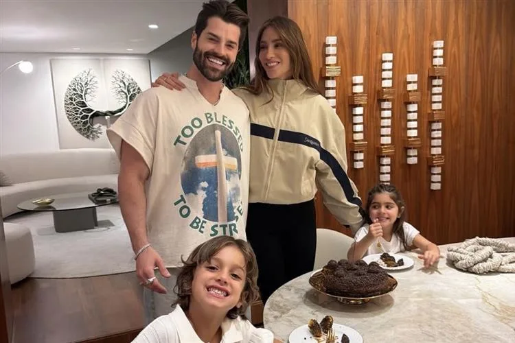 Alok comemora 35 anos ao lado da família
