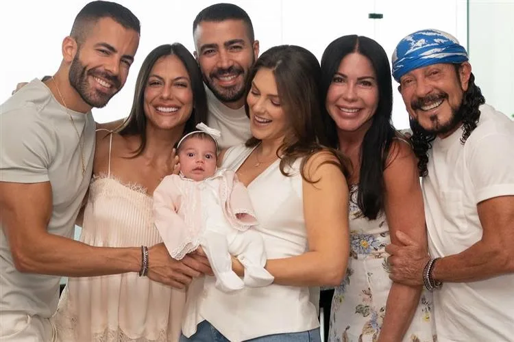 Pati Guerra e Rafa Marques comemoram um mês da filha Malu