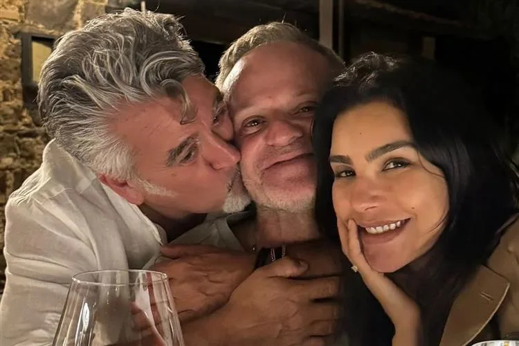 Cíntia Chagas e Rubens Barrichello fazem a primeira aparição nas redes